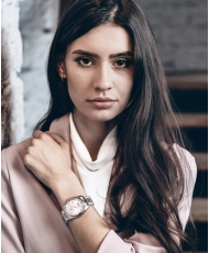 Photo 2 setting in context of the Swiss Women's Watch in Stainless Steel Grey, Pink - Inspiration - JACQUES DU MANOIR | NRO.23