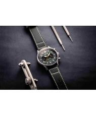 Foto 2 dieser HAWKER HURRICANE Herrenuhr aus schwarzem, grünem Edelstahl – AVI-8 | AV-4088-02