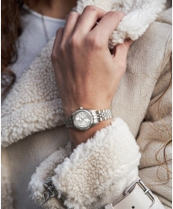 Photo 2 setting in context of the Swiss Women's Watch in Grey Stainless Steel - Inspiration - JACQUES DU MANOIR | NRO.02