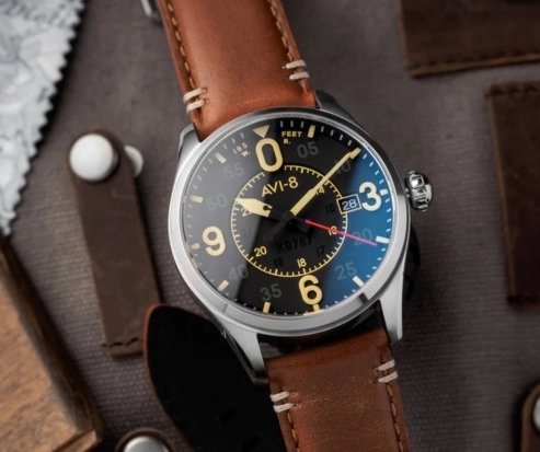 Men's watch with leather strap