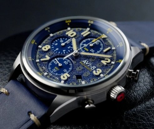 Reloj de hombre azul.