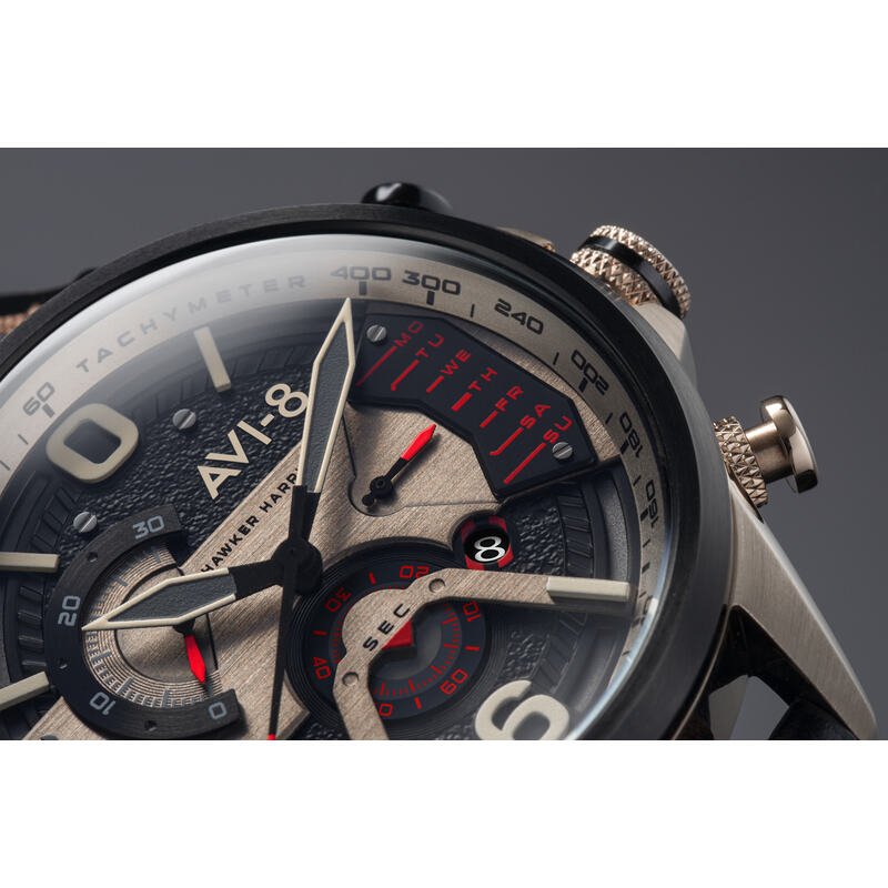 Herren-Chronographenuhr aus Edelstahl, Leder, Schwarz, Gold, Braun – HAWKER HARRIER II – AV-4056-06 – AVI-8