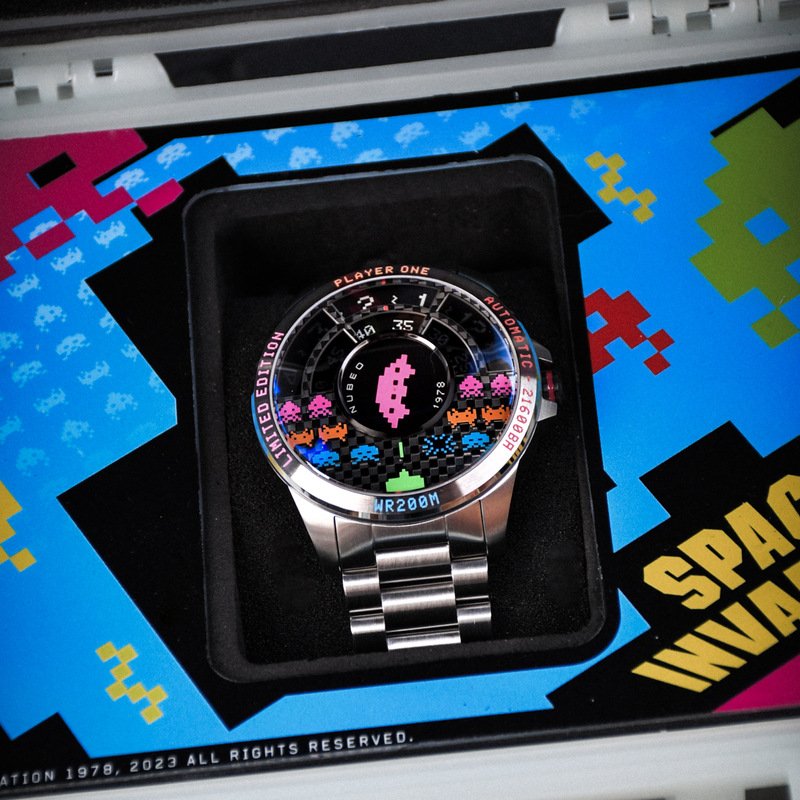 Montre de plongée automatique en acier inoxydable, noir,argenté - QUASAR AUTOMATIC SPACE INVADERS - NB-6082-SI-11 de la marque NUBEO